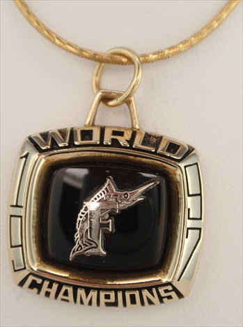 1997 FLORIDA MARLINS WORLD SERIES CHAMPIONSHIP RING TOP PENDANT